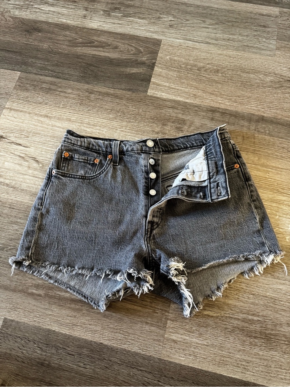 Levi’s premium 501 distressed black washed out jean sorts 29